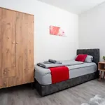 Livemore24 - Apartment 1 In Duisburg 24-7 Check-In