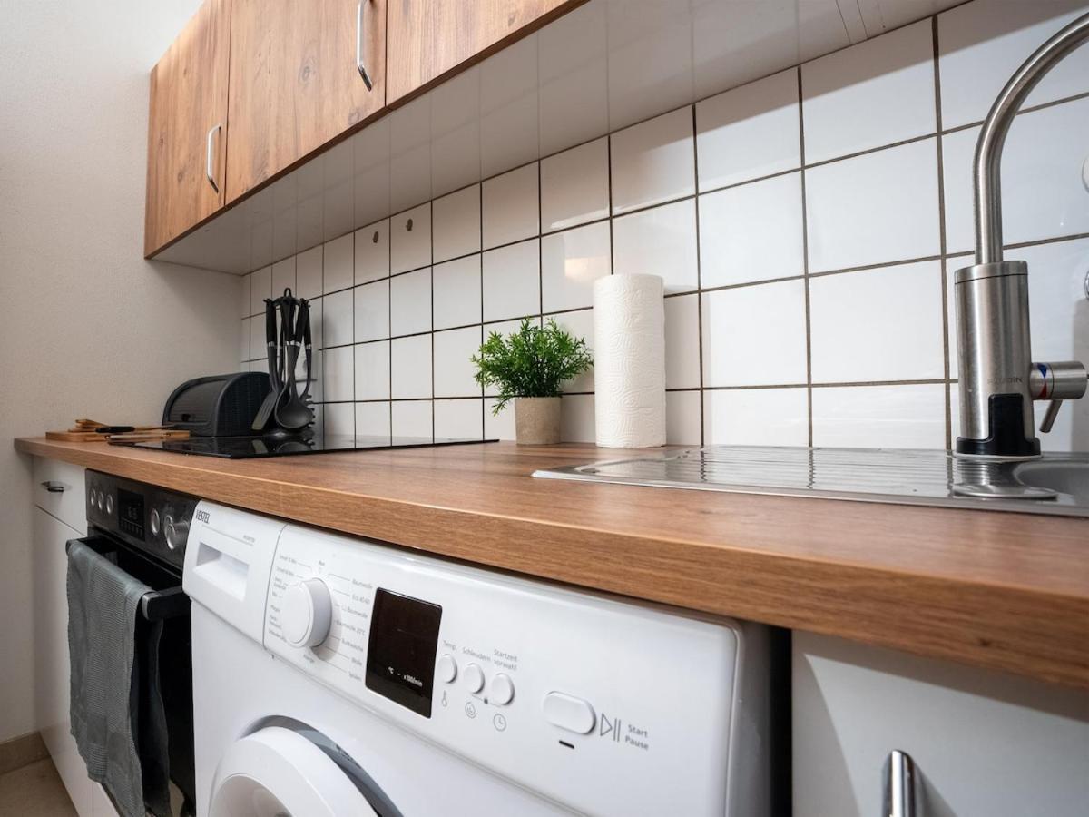 Livemore24 - 1 In 24-7 Check-in Duisburg